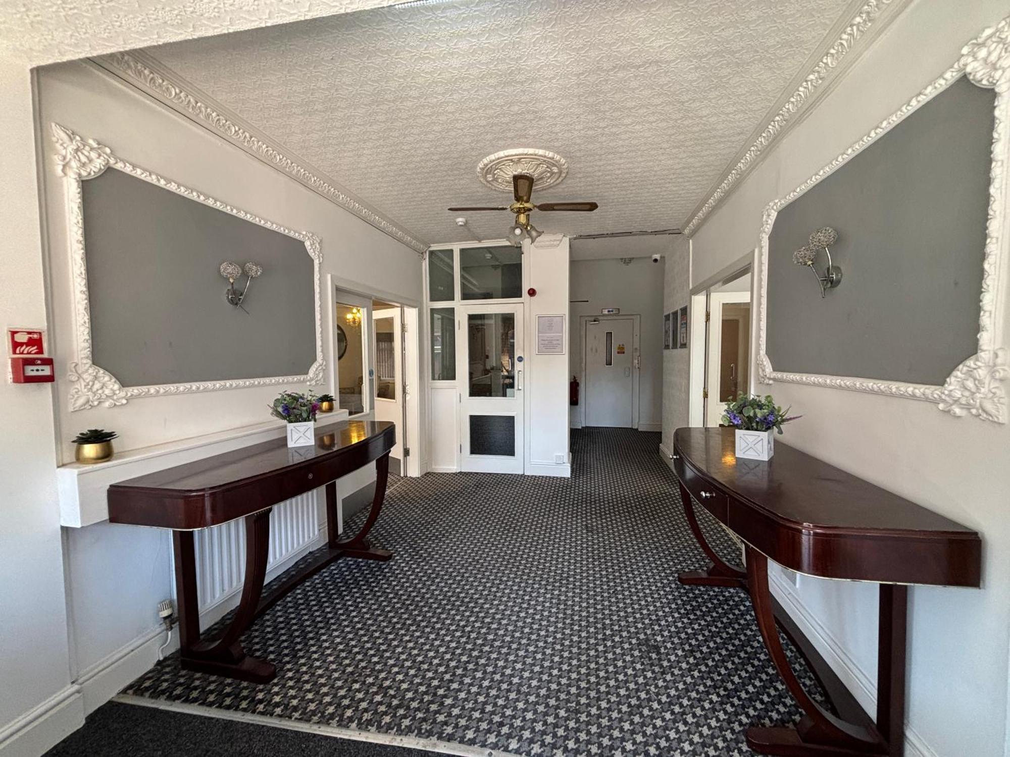 The Royal Alexandra Hotel By Compass Hospitality — Photos 1